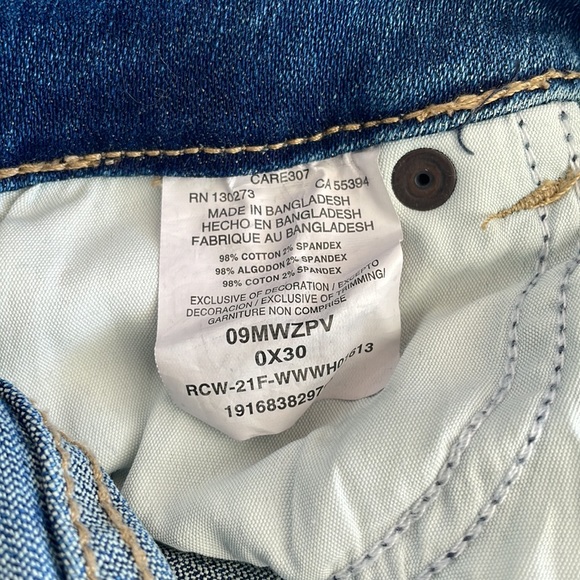 Women Jean. Wrangler boot cut. Size 0 - Picture 5 of 5